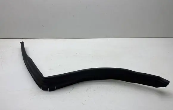 Mercedes-Benz C W204 Other engine bay part