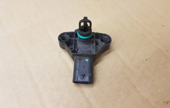 Volkswagen Golf VII Air pressure sensor 04E906051H