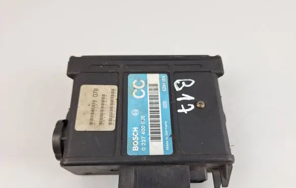 Opel Omega A Engine control unit/module 0227400030