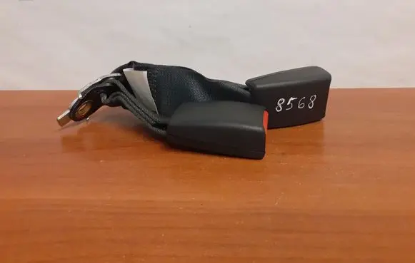 Chrysler 300 - 300C Middle seatbelt buckle (rear) 8568 2021686