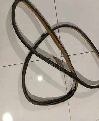 Honda CR-V Rubber seal front coupe door