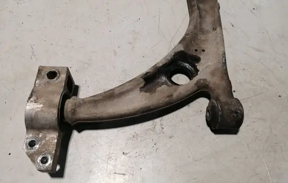 Volkswagen PASSAT B6 Front lower control arm/wishbone