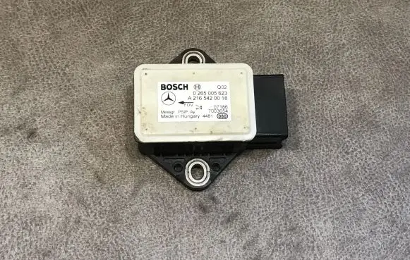 Mercedes-Benz E W211 Acceleration sensor A2165420018