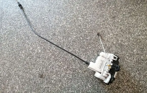 Fiat Panda II Front door lock 46803510