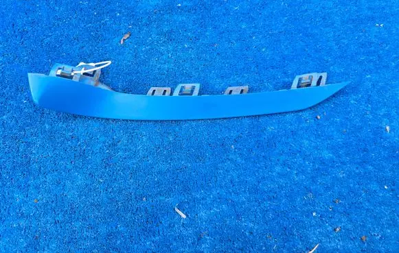 BMW i3 Front bumper lower grill 7462297