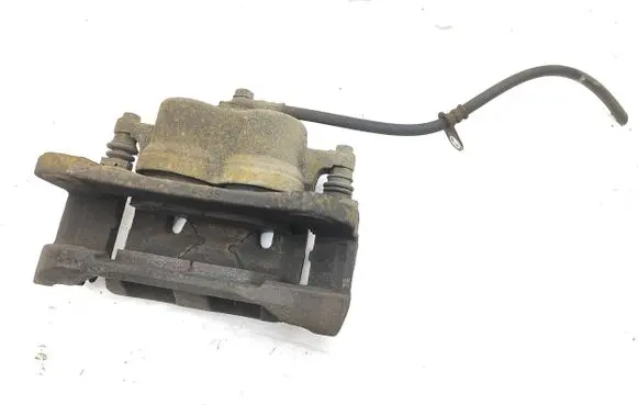 Toyota RAV 4 (XA50) Front brake caliper