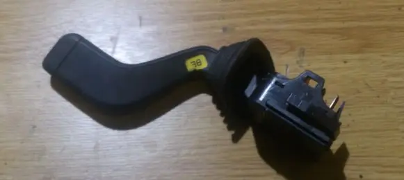 Opel Astra F Wiper control stalk 90124931