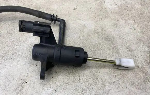 Audi A4 S4 B6 8E 8H Clutch master cylinder 8E1721401L