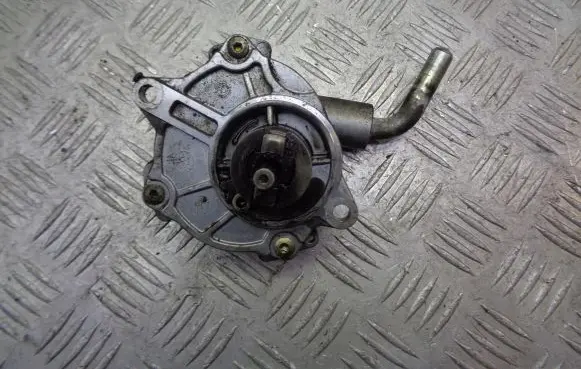 Mercedes-Benz C W203 Vacuum pump A6112300065