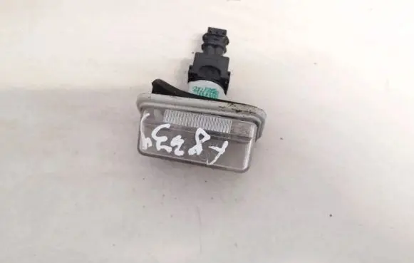 Toyota Avensis T250 Number plate light