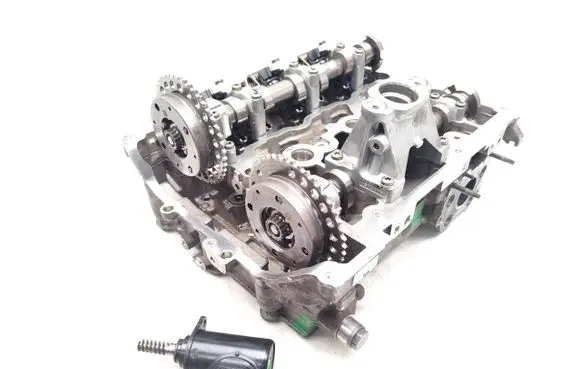 BMW X1 F48 F49 Engine head 8638087