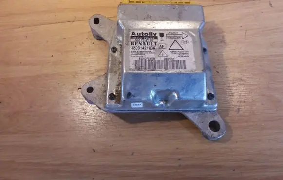 Renault Laguna II Airbag control unit/module 8200142183A