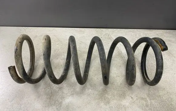 Nissan Pathfinder R51 Rear coil spring