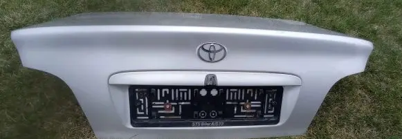 Toyota Avensis T220 Tailgate/trunk/boot lid 