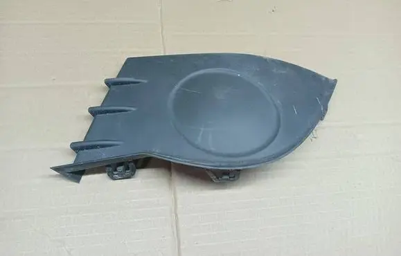 Renault Clio III Front fog light trim/grill 901080X85006