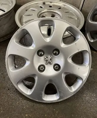 Peugeot 307 R15 wheel hub/cap/trim 9637630680 9422 9422M010