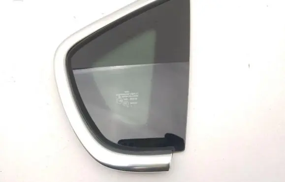 Maserati Quattroporte Rear side window 43R00043