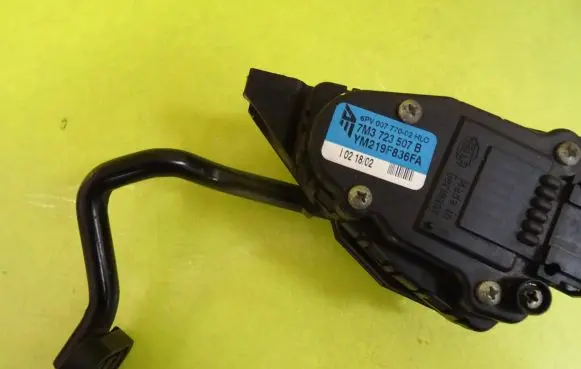 Ford Galaxy Accelerator throttle pedal 7M3723507B
