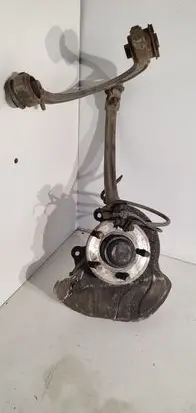 Chrysler 300 - 300C Front wheel hub