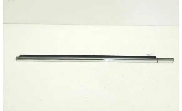 Mercedes-Benz GLK (X204) Front door glass trim molding A2047252365