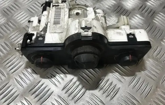 Renault Scenic II - Grand scenic II Climate control unit 69587003