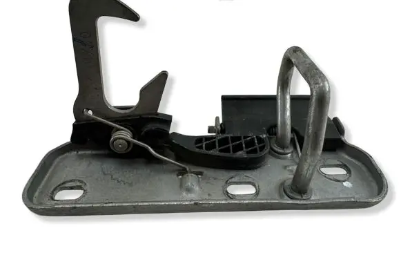 Volkswagen Golf VI Engine bonnet/hood lock/latch loop/hook 1Q0823480
