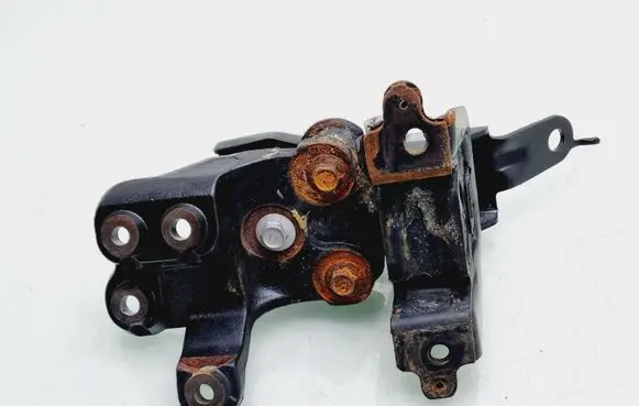 Toyota Aygo AB40 Engine mount bracket 123250Q041