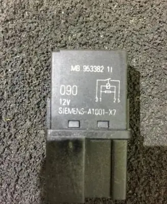 Mitsubishi Carisma Other relay mb9533821l siemens-a1001-x7
