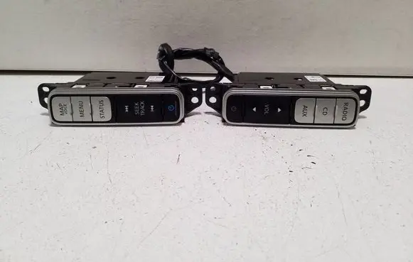 Nissan Leaf I (ZE0) Head unit multimedia control 2104964NR1A 2104923ND0B