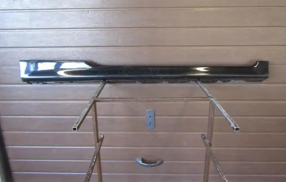 Front sill (body part)