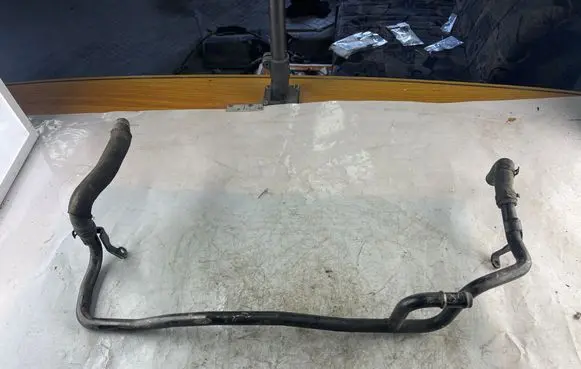Jaguar XJ X351 Engine coolant pipe/hose