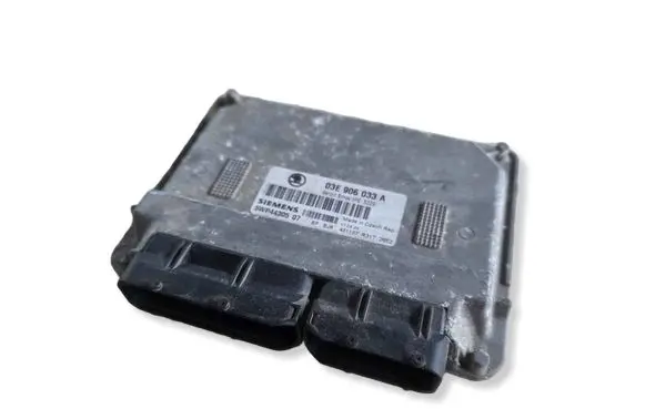 Skoda Fabia Mk2 (5J) Engine control unit/module 03E906033A