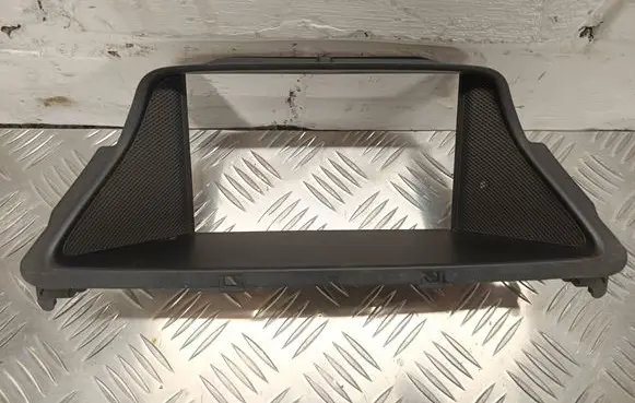 Mercedes-Benz CLS C218 X218 Radio/GPS head unit trim A2186800136 9029400