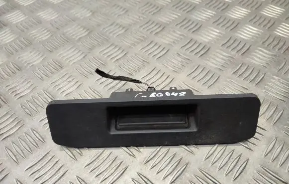 Tailgate opening switch
