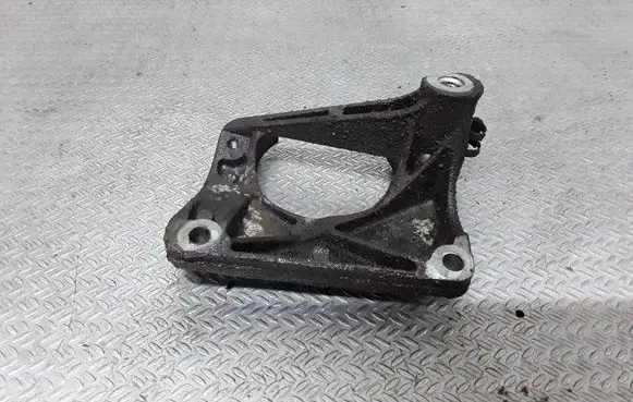 BMW 5 E60 E61 Engine mounting bracket 22116761117