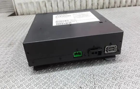 Volvo V50 Navigation unit CD/DVD player 307329071