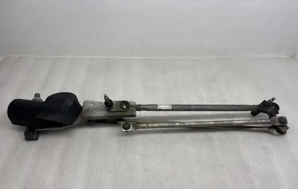 Ford Focus Front wiper linkage and motor XS4117504AD