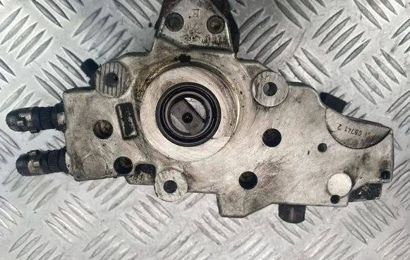 Mercedes-Benz C W203 Fuel injection high pressure pump A6460700101 0445010078