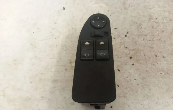 BMW 5 E39 Electric window control switch 8368988