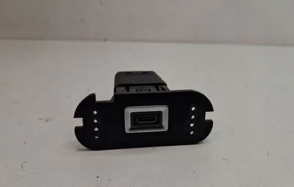 Jeep Avenger Cigarette lighter front 73577860VV