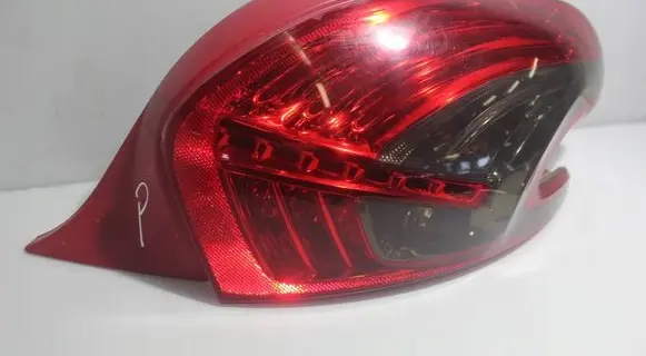 Peugeot 208 Rear/tail lights