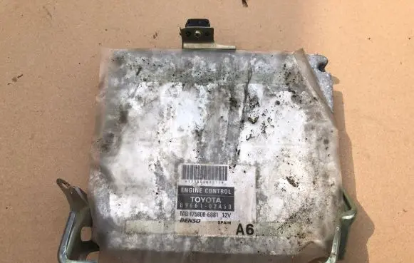 Toyota Corolla E120 E130 Engine control unit/module 8966102a60