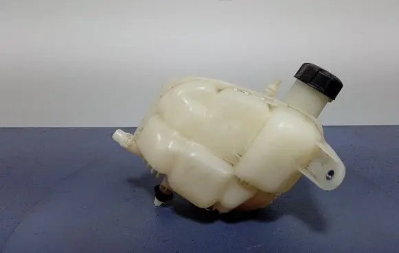 BMW 1 F40 Coolant expansion tank/reservoir 8669928