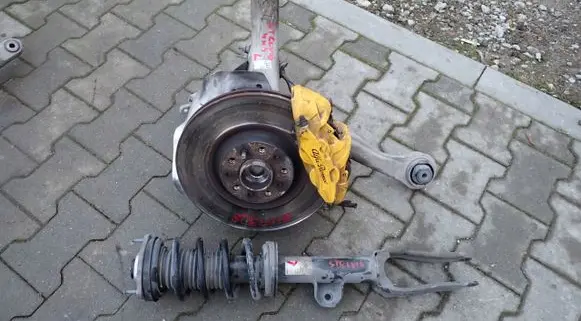 Alfa Romeo Stelvio Front wheel hub spindle knuckle AA10472