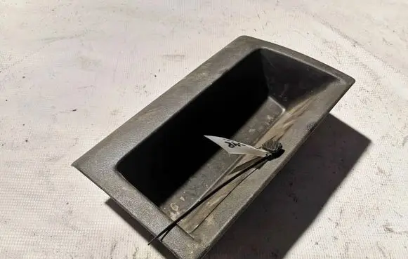 Volkswagen PASSAT B3 Glove box 357857965