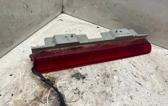 Hyundai Trajet Third/center stoplight 927503A0