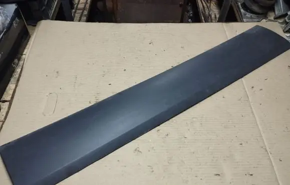 Chrysler Pacifica Front door trim (molding) 0UB05ZSPAB