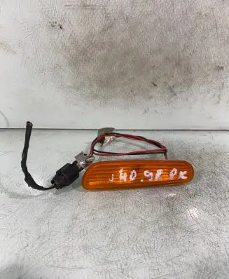 Volvo S40, V40 Front fender indicator light