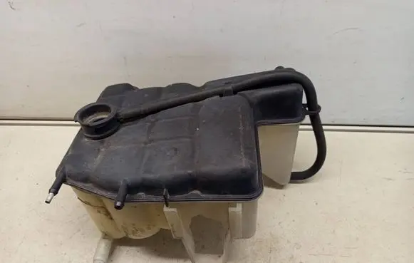 Jeep Grand Cherokee (WK) Coolant expansion tank/reservoir 