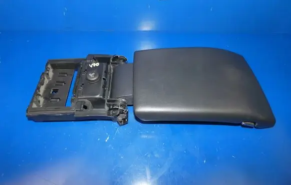 Volvo V70 Armrest